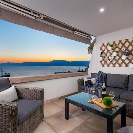 Lux Apartment Sky View Рийека Екстериор снимка