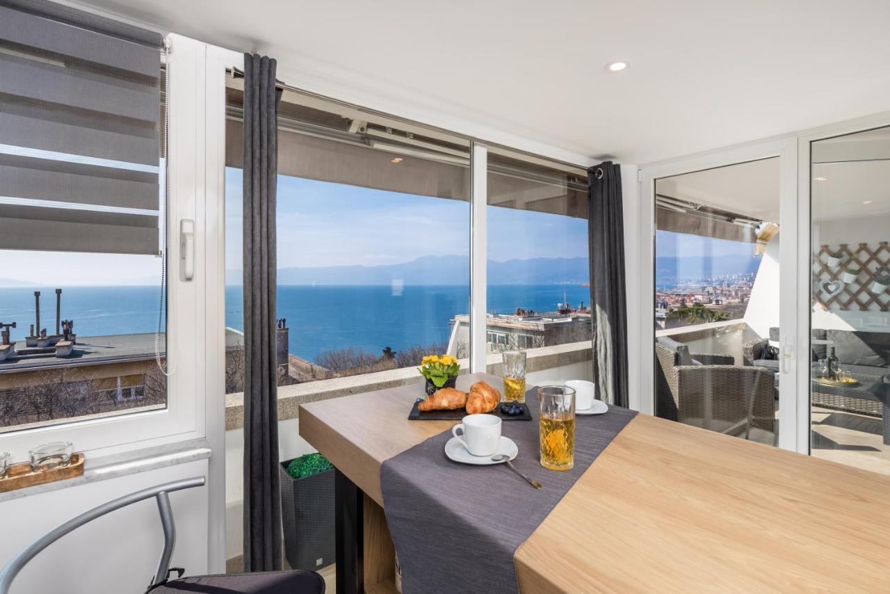 Lux Apartment Sky View Рийека Екстериор снимка