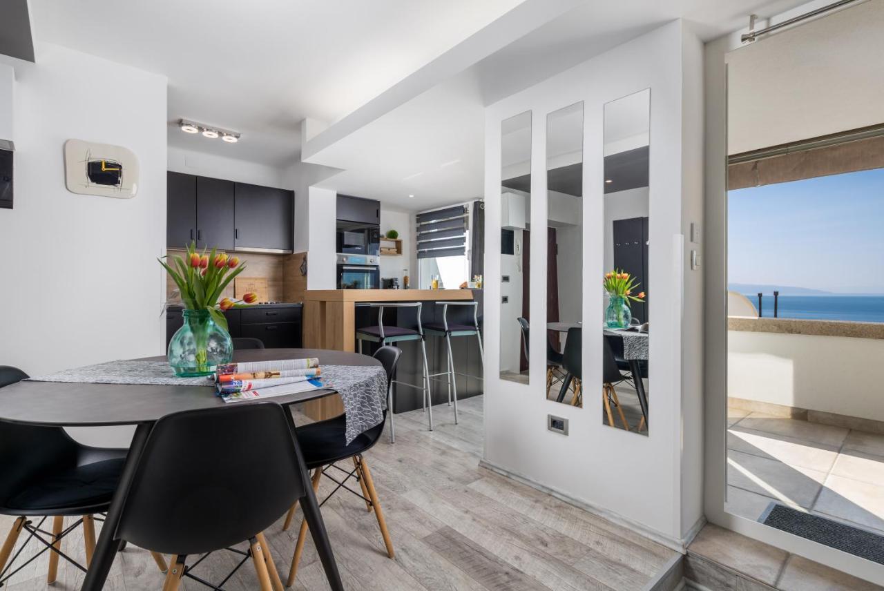 Lux Apartment Sky View Рийека Екстериор снимка
