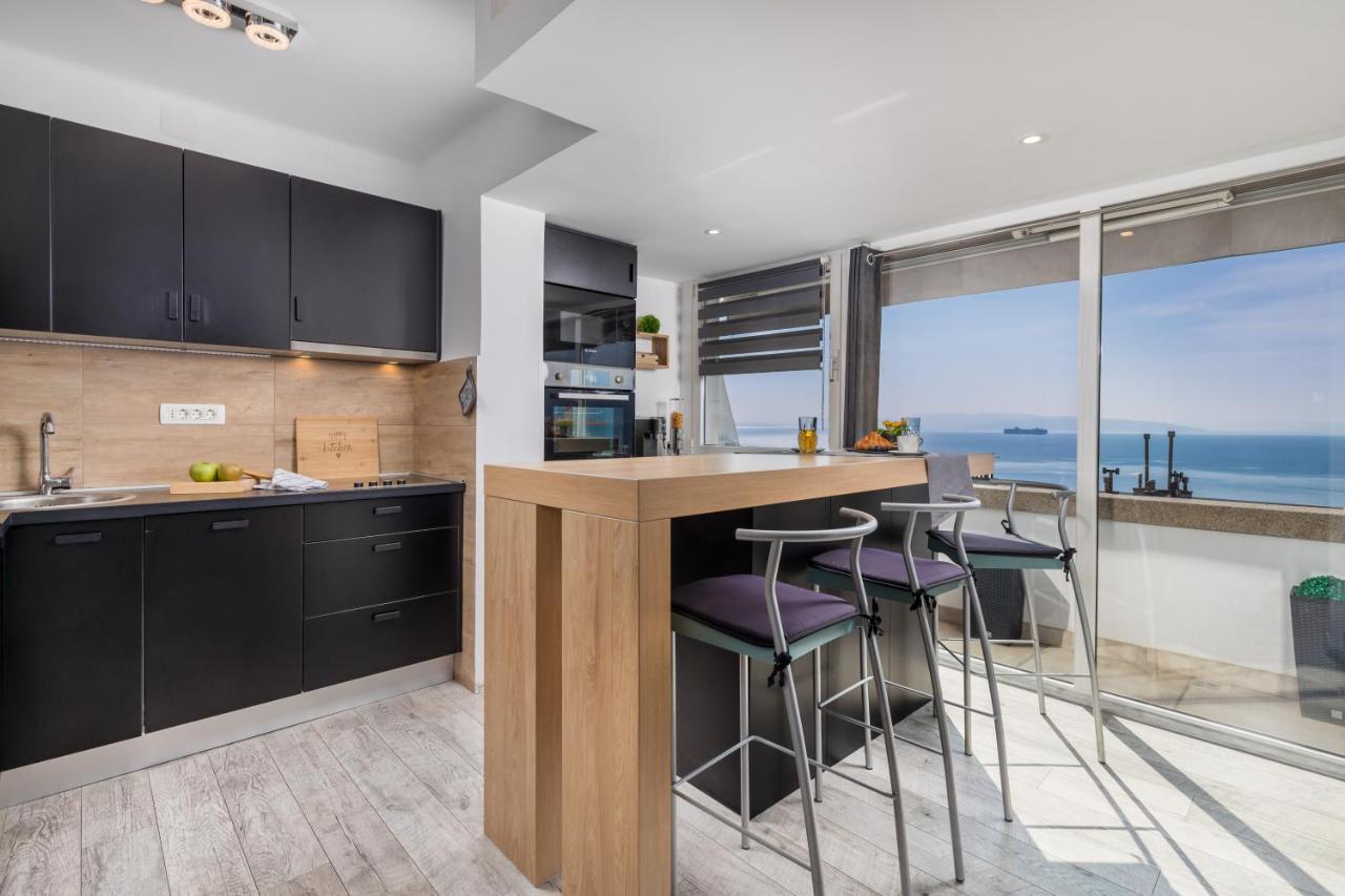 Lux Apartment Sky View Рийека Екстериор снимка